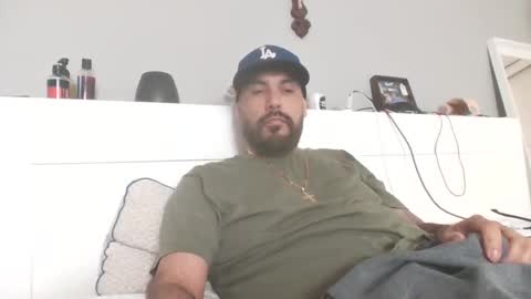 Snapshot of talllatino310 chatting on 24, 2, 2025 talllatino310 online show from 24, 2, 2025