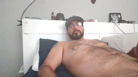 Snapshot of talllatino310 chatting on 11, 10, 2025 talllatino310 online show from 11, 10, 2025