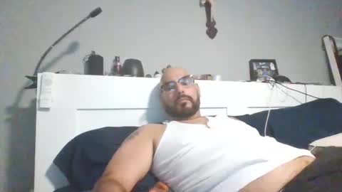 Snapshot of talllatino310 chatting on 12, 10, 2025 talllatino310 online show from 12, 10, 2025