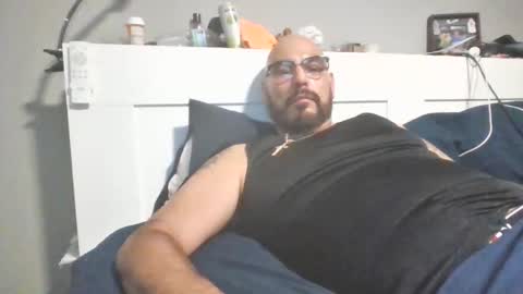 Snapshot of talllatino310 chatting on 22, 10, 2025 talllatino310 online show from 22, 10, 2025