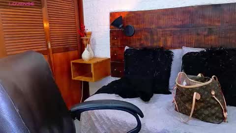    online show from 28, 9, 2025