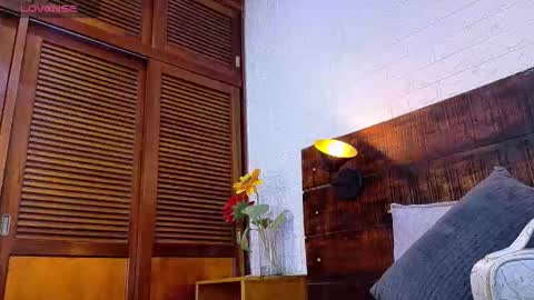    online show from 4, 12, 2025