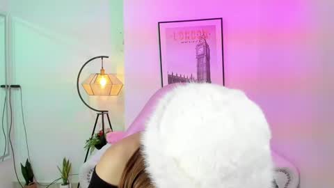 Snapshot of tamara_slimx chatting on 5, 2, 2025 Tamara online show from 5, 2, 2025