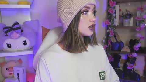 Cami 3 online show from 21, 12, 2024