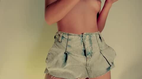 Snapshot of tamarathompsonn chatting on 19, 9, 2025 Tamara. online show from 19, 9, 2025