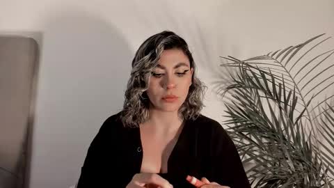 Snapshot of tamarathompsonn chatting on 21, 12, 2025 Tamara. online show from 21, 12, 2025