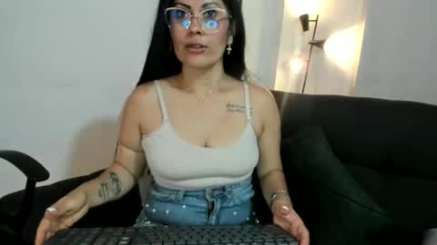 Snapshot of tania_mature chatting on 5, 5, 2026 tania online show from 5, 5, 2026