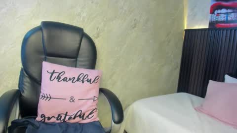 Snapshot of tanisha__lux chatting on 7, 3, 2026 Tanisha online show from 7, 3, 2026