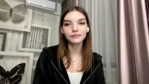 Mia online show from 25, 2, 2026