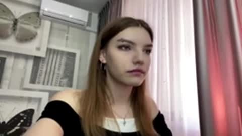 Mia online show from 8, 3, 2026