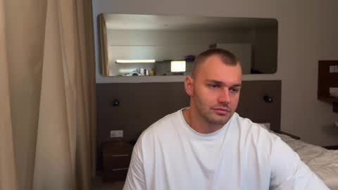 Snapshot of tasty_justin chatting on 29, 9, 2025 My shows 2100500 UTC3 online show from 29, 9, 2025