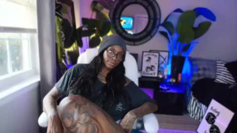Snapshot of tatted_vixen chatting on 5, 1, 2025 Tatted Queen online show from 5, 1, 2025
