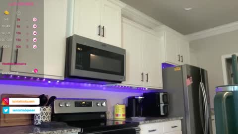 Snapshot of tatted_vixen chatting on 12, 9, 2025 Tatted Queen online show from 12, 9, 2025