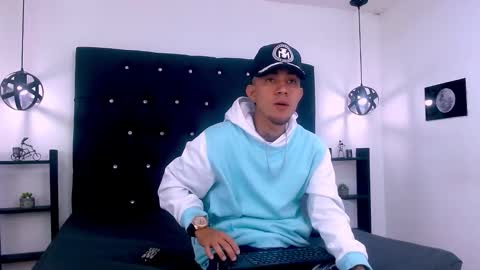 Snapshot of tattoo22_ chatting on 17, 11, 2025 Tattoo online show from 17, 11, 2025