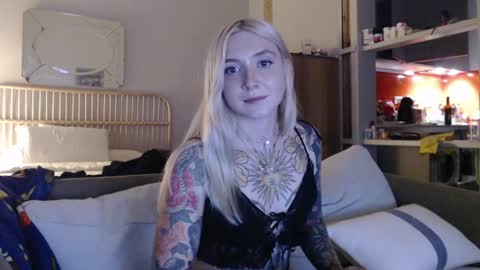 Snapshot of tattoobbgirl chatting on 8, 2, 2025 tattoobbgirl online show from 8, 2, 2025