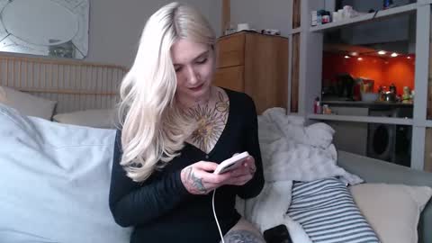 Snapshot of tattoobbgirl chatting on 24, 2, 2025 tattoobbgirl online show from 24, 2, 2025
