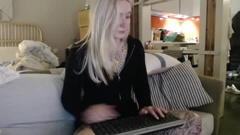 Snapshot of tattoobbgirl chatting on 4, 3, 2025 tattoobbgirl online show from 4, 3, 2025