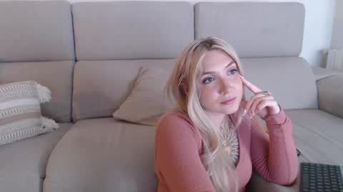 Snapshot of tattoobbgirl chatting on 18, 9, 2025 tattoobbgirl online show from 18, 9, 2025