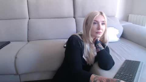 Snapshot of tattoobbgirl chatting on 22, 9, 2025 tattoobbgirl online show from 22, 9, 2025