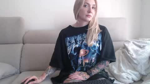 Snapshot of tattoobbgirl chatting on 10, 10, 2025 tattoobbgirl online show from 10, 10, 2025