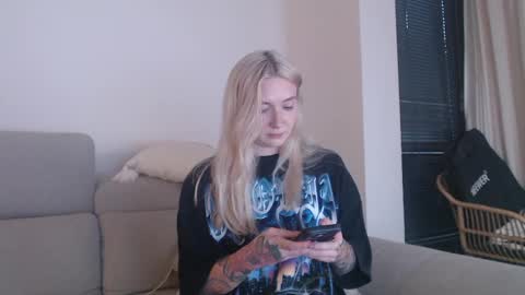Snapshot of tattoobbgirl chatting on 24, 10, 2025 tattoobbgirl online show from 24, 10, 2025