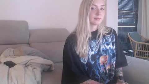 Snapshot of tattoobbgirl chatting on 8, 11, 2025 tattoobbgirl online show from 8, 11, 2025