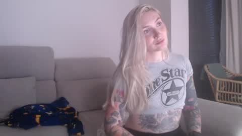 Snapshot of tattoobbgirl chatting on 11, 11, 2025 tattoobbgirl online show from 11, 11, 2025