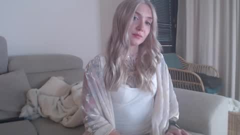 Snapshot of tattoobbgirl chatting on 25, 11, 2025 tattoobbgirl online show from 25, 11, 2025