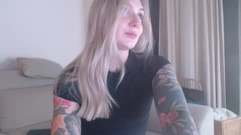 Snapshot of tattoobbgirl chatting on 2, 12, 2025 tattoobbgirl online show from 2, 12, 2025