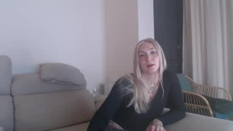Snapshot of tattoobbgirl chatting on 5, 12, 2025 tattoobbgirl online show from 5, 12, 2025