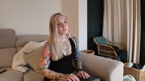Snapshot of tattoobbgirl chatting on 11, 2, 2026 tattoobbgirl online show from 11, 2, 2026