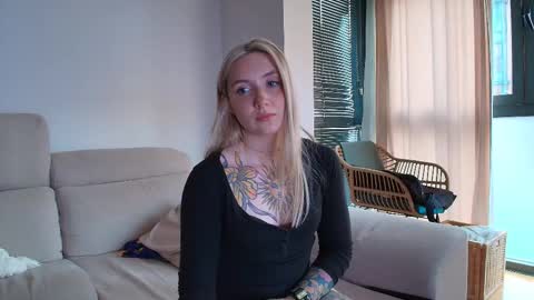 Snapshot of tattoobbgirl chatting on 27, 2, 2026 tattoobbgirl online show from 27, 2, 2026