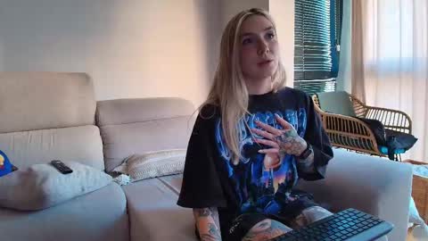 Snapshot of tattoobbgirl chatting on 7, 3, 2026 tattoobbgirl online show from 7, 3, 2026