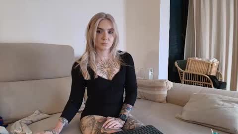 Snapshot of tattoobbgirl chatting on 21, 3, 2026 tattoobbgirl online show from 21, 3, 2026