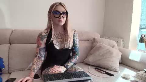 tattoobbgirl online show from 27, 6, 2026