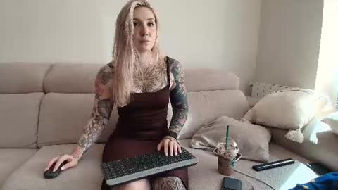tattoobbgirl online show from 1, 7, 2026