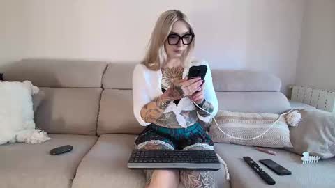 tattoobbgirl online show from 2, 7, 2026