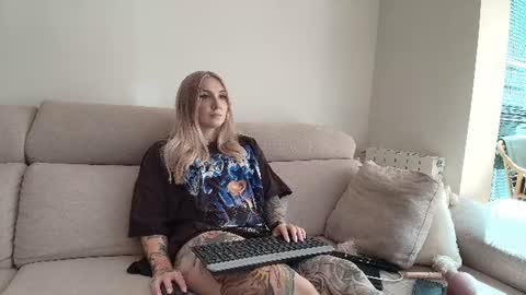 tattoobbgirl online show from 11, 7, 2026