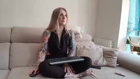 tattoobbgirl online show from 18, 7, 2026