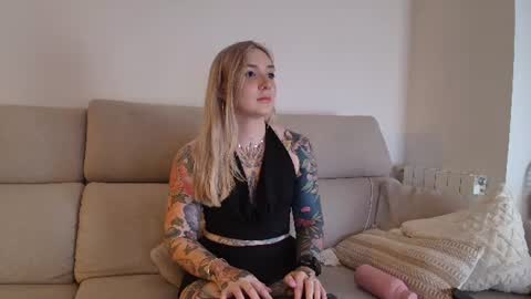 tattoobbgirl online show from 28, 7, 2026
