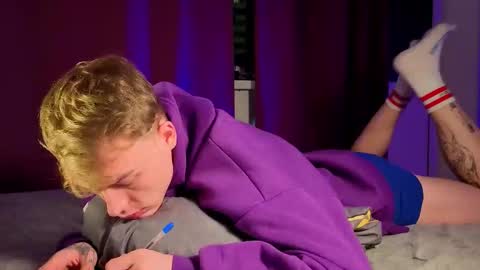 Alex but u can call me Theo online show from 15, 12, 2025