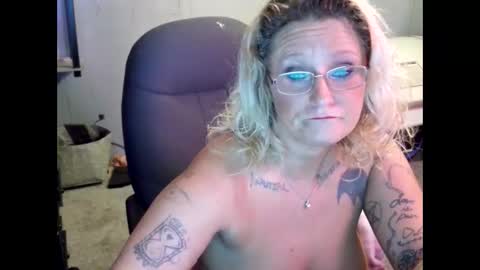 Snapshot of tattooeddirtyteacher chatting on 22, 1, 2025 Lisa Lovely online show from 22, 1, 2025