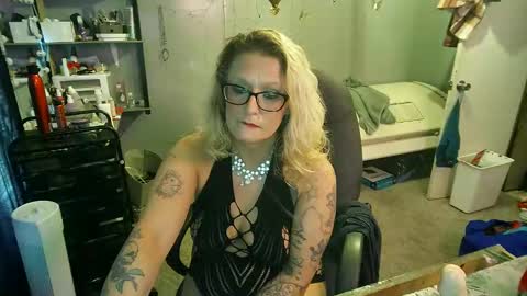 Snapshot of tattooeddirtyteacher chatting on 21, 2, 2025 Lisa Lovely online show from 21, 2, 2025