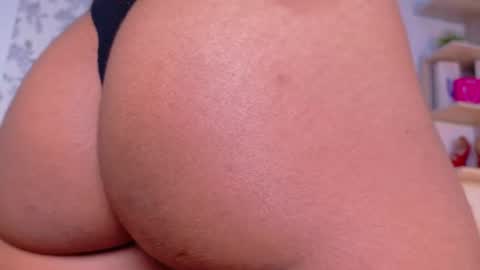 Snapshot of taty_miller chatting on 15, 7, 2026 Taty Miller online show from 15, 7, 2026