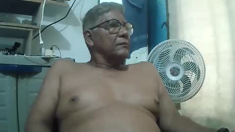 Snapshot of tavo58 chatting on 21, 12, 2025 alvarito online show from 21, 12, 2025