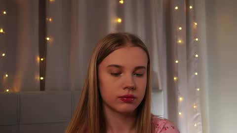 Snapshot of tayelin chatting on 27, 4, 2026 Taya online show from 27, 4, 2026