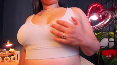 Taylor Bennet online show from 21, 2, 2025