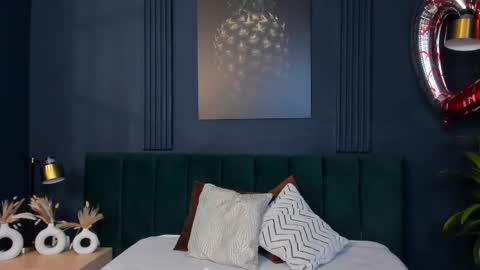 Taylor Bennet online show from 2, 3, 2025