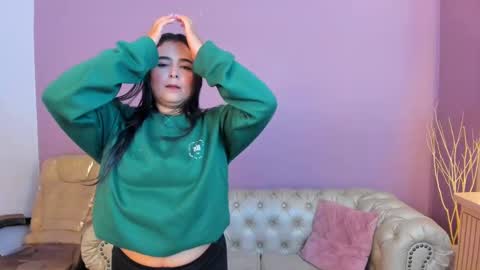 Taylor Bennet online show from 13, 9, 2025