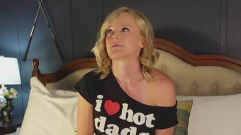 Snapshot of taylor_love_303 chatting on 24, 6, 2026 Taylor -- online show from 24, 6, 2026